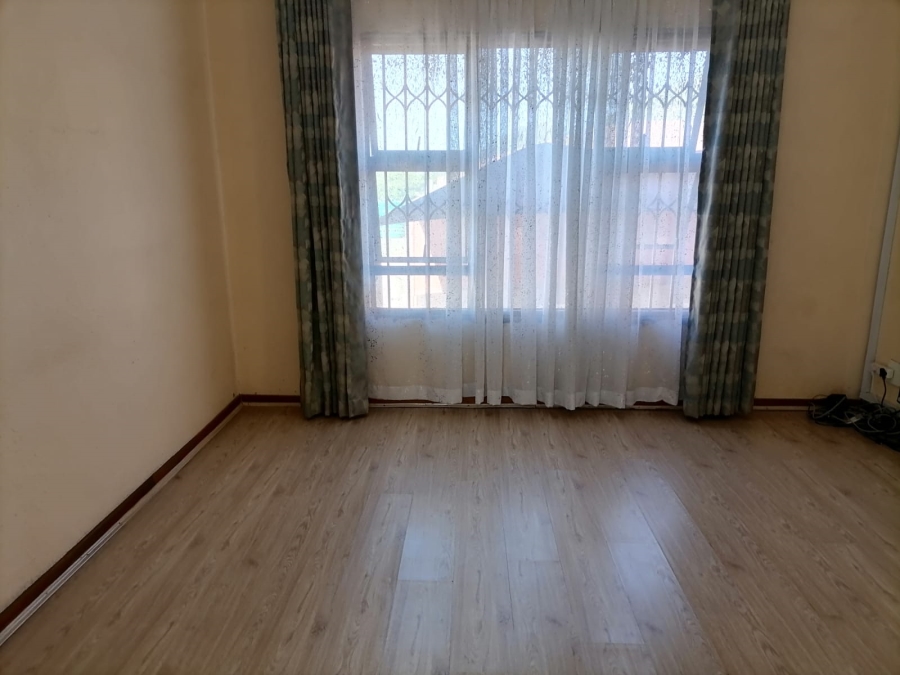 To Let 3 Bedroom Property for Rent in Tlhabane West North West